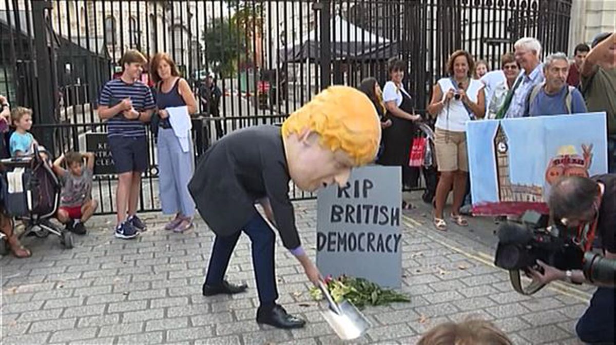 Boris Johnsonen kontrako protestak