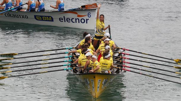 Remeras de Orio entrando a puerto