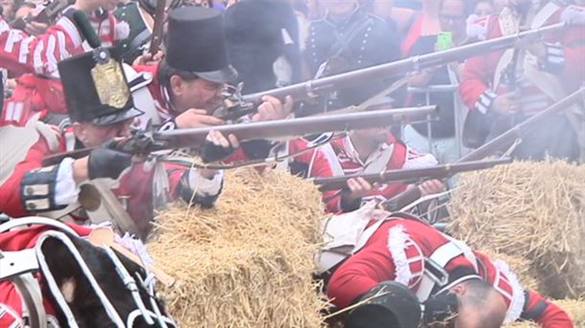 Recreación del asedio y la quema de 1813 en Donostia.