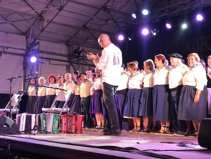 Korrontzi dantzan en Sopela