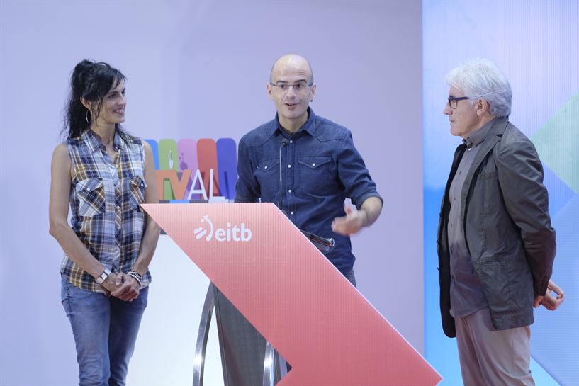 Korrontzi Dantzan: Izaskun Iturri y Agus Barandiaran