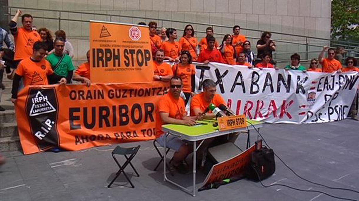 Una protesta de la plataforma IRPH Stop en Gipuzkoa. Foto: EiTB