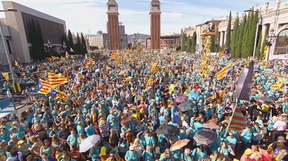 Diadako manifestazioaren antolatzaileek batasuna eskatu diete Kataluniako agintariei