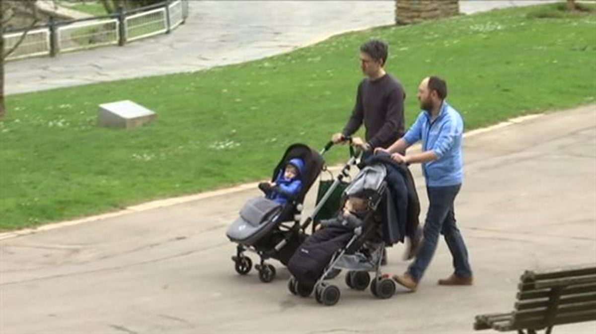 El Gobierno Vasco ampliará los permisos de paternidad a 16 semanas
