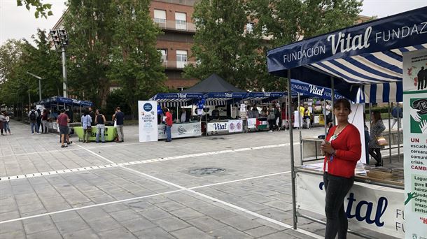 En la Feria del Voluntariado del campus de Álava de la UPV/EHU participan más de 100 organizaciones