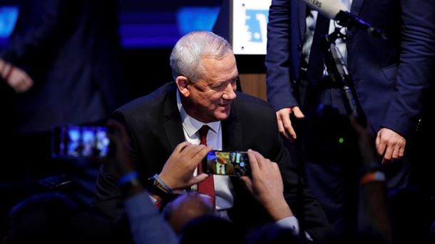 Beni Gantz, líder de la coaliciín Azul y Blanco, deberá pactar para formar Gobierno. Foto: EFE. 