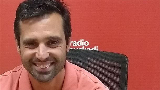 El eterno capitán de Osasuna Miguel Flaño en el programa "Si Nos Confiamos" de Radio Euskadi. 