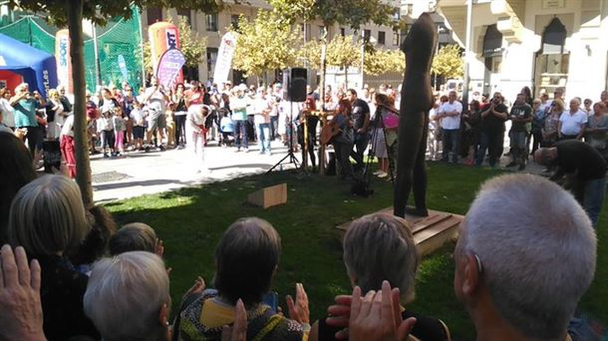 Inauguración de la placa, hoy en Pamplona