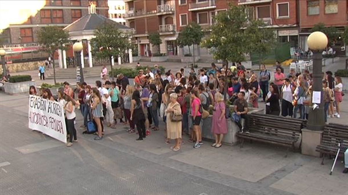 Concentración en la plaza San Pedro de Deusto. Foto: EiTB