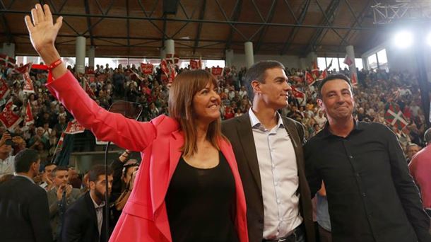 Pedro Sanchez e Idoia Mendia