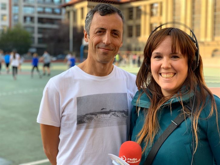 Maider Martín y Beñat Erezuma, profesor del Instituto Unamuno