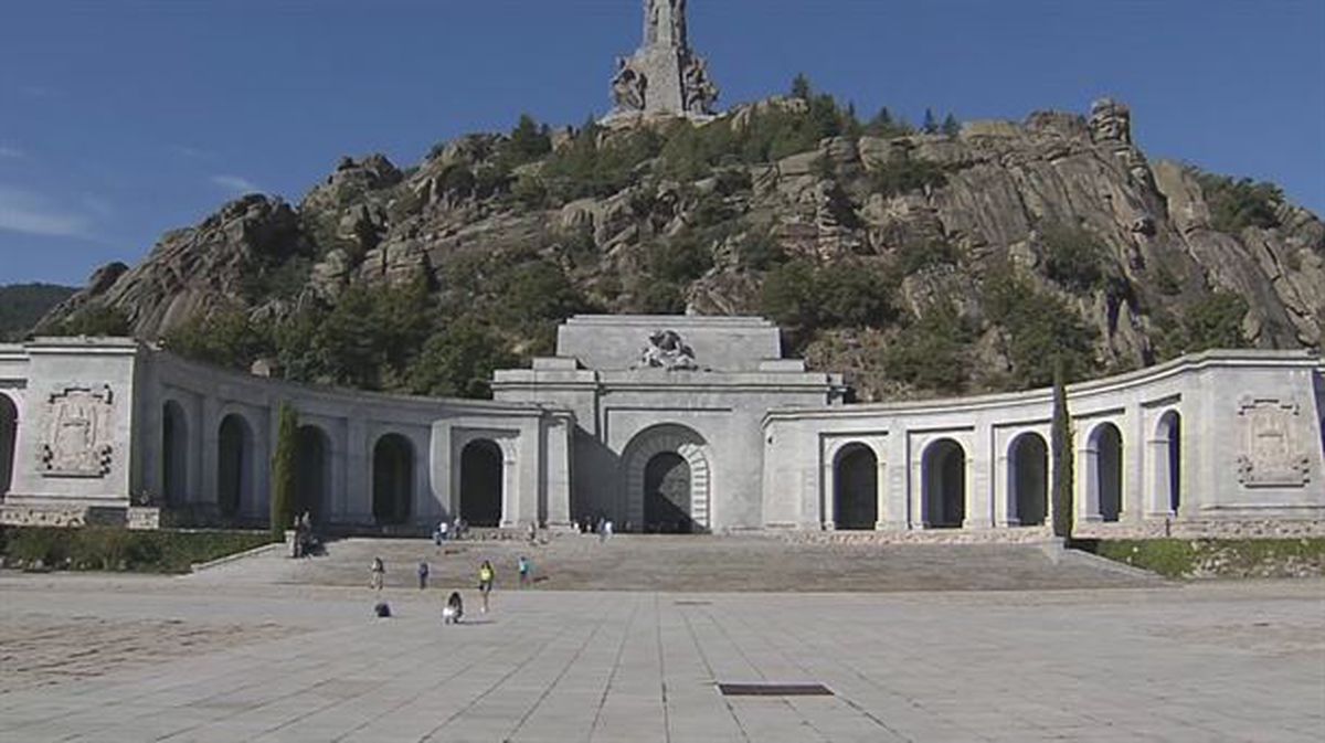 La tumba de Francisco Franco en el Valle de los Caídos. Imagen obtenida de un vídeo de EiTB.