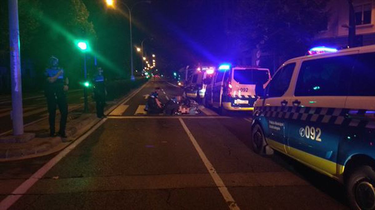 Imagen del atropello publicada por la cuenta de twitter de la Policía municipal de Pamplona.