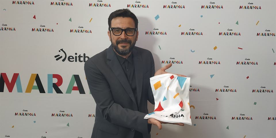 Mikel Pagadi EiTB Maratoiko buffarekin (Argazkia: EITB)