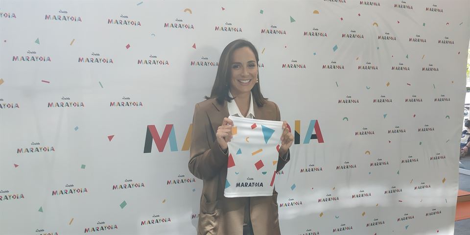 Tamara Falcó EiTB Maratoiko buffarekin (Argazkia: EITB)