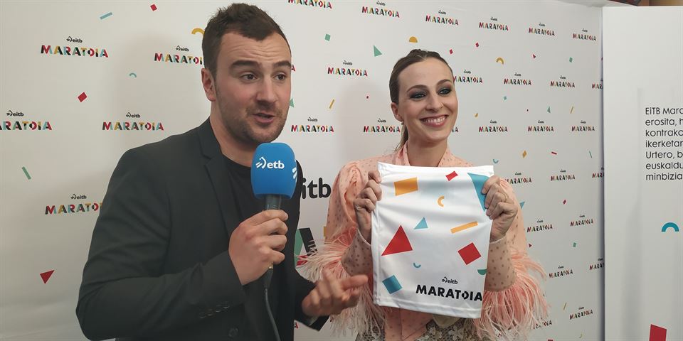 June Ansoleaga EiTB Maratoiko buffarekin (Argazkia: EITB)