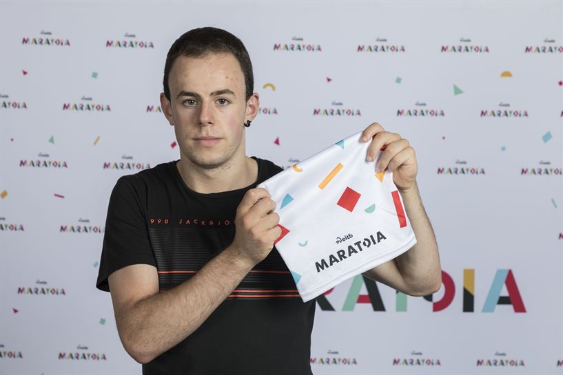 Alberdi EiTB Maratoiko buffarekin (Argazkia: EITB)