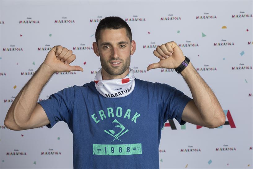 Albisu EiTB Maratoiko buffarekin (Argazkia: EITB)