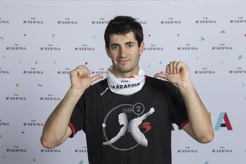 Erasun EiTB Maratoiko buffarekin (Argazkia: EITB)