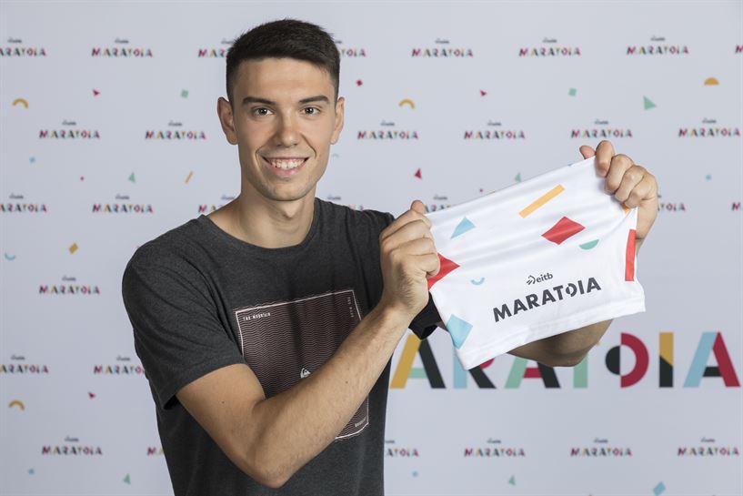 Egiguren EiTB Maratoiko buffarekin (Argazkia: EITB)