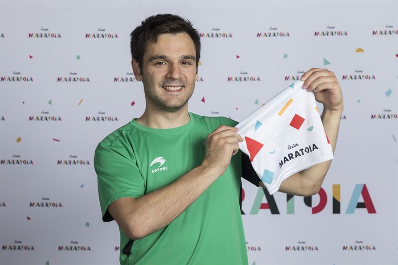 Elezkano II EiTB Maratoiko buffarekin (Argazkia: EITB)