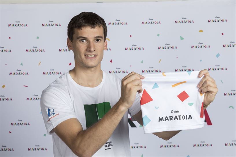 O. Etxeberria EiTB Maratoiko buffarekin (Argazkia: EITB)