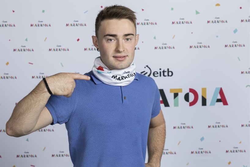 Salaberria EiTB Maratoiko buffarekin (Argazkia: EITB)