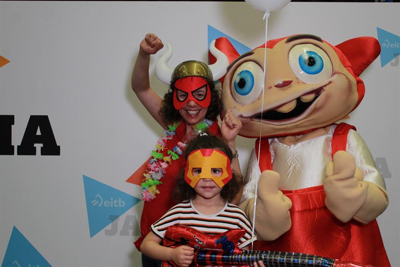 Gorritxo, HIRU3 Jaiko 'photocall'ean (Argazkia: EiTB)