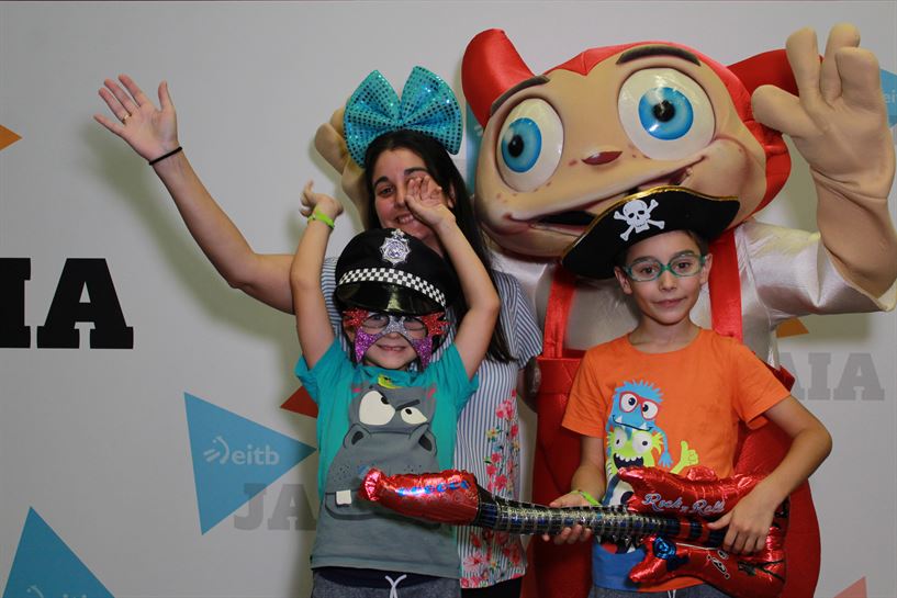 Gorritxo, HIRU3 Jaiko 'photocall'ean (Argazkia: EiTB)