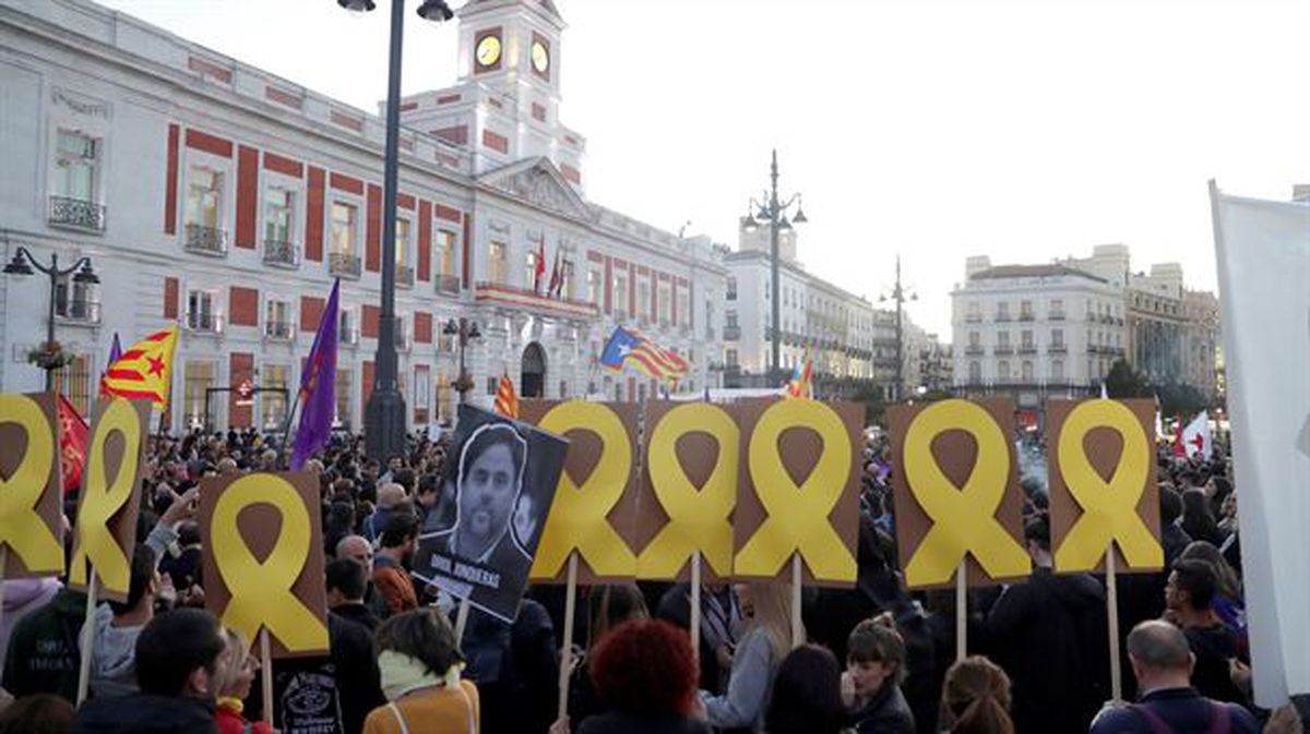 Kataluniako presoen aldeko elkarretaratzea egin dute Madrilen