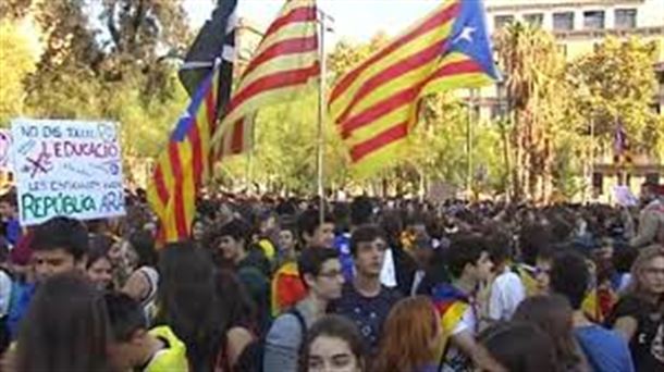 Dos catalanes residentes en Gasteiz analizan el conflicto de Catalunya. 