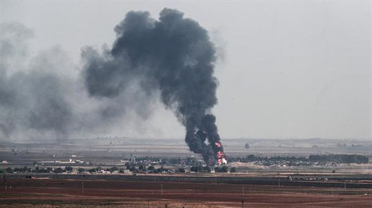 Ras Al-Ein (Siria), durante un ataque de Turquía. Foto: EFE