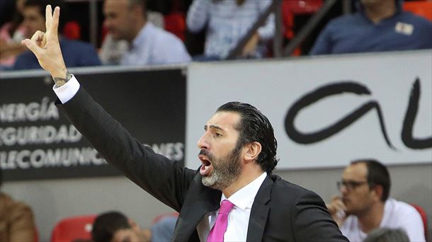 Alex Mumbrú entrenador del Bilbao Basket