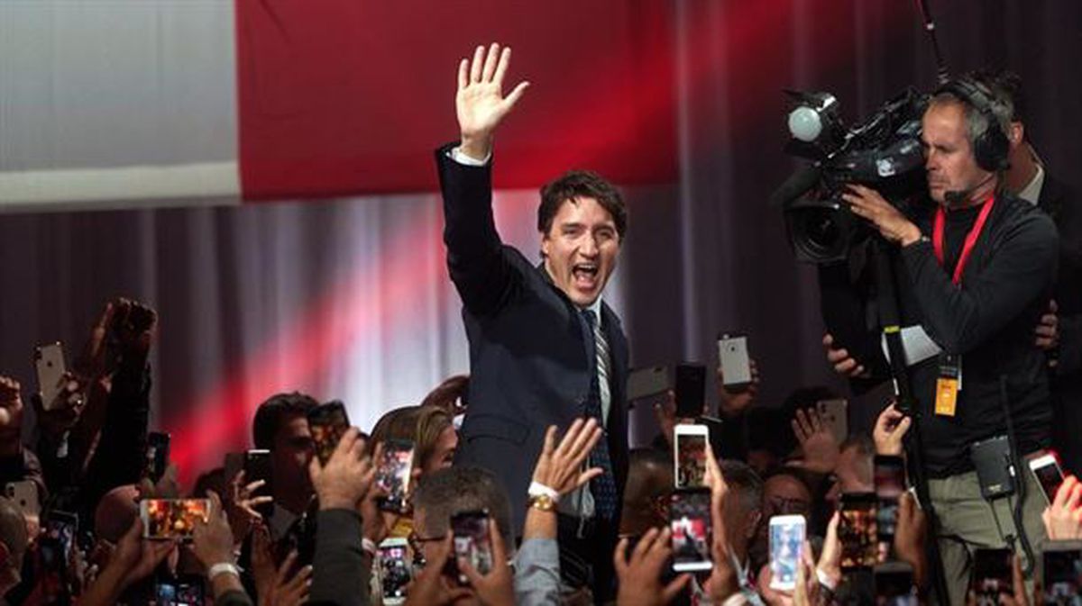 Justin Trudeau emaitzak ospatzen