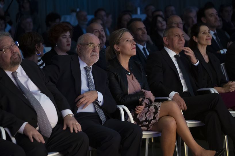 EiTB presenta el documental '40 taupada, herri bat'.