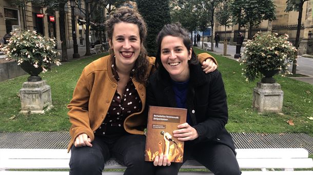 Ane Labaka y Miren Artetxe, autoras de 'Bertsolaritza feminismotik (bir)pentsatzen'