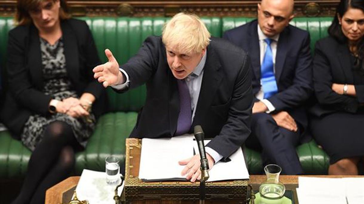 Boris Johnson hauteskundeak deitzen saiatuko da. Argazkia: EFE. 