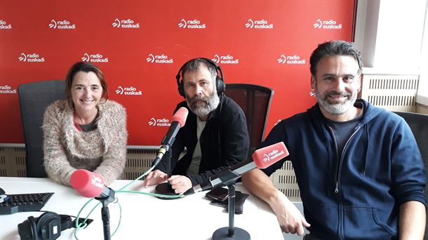 Olatz Beobide, Ander Lipus y Ximun Fusch, actores y director de Zaldi Urdina