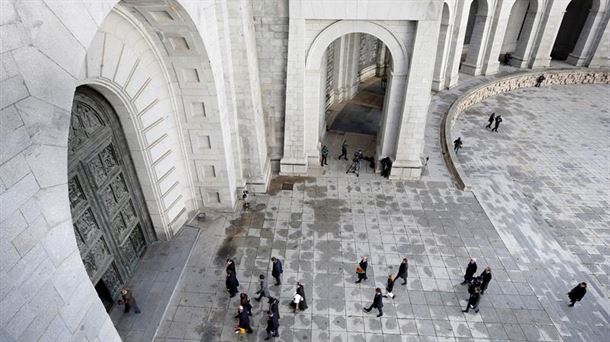 Imagen de Luis Alfonso de Borbón en el Valle de los Caídos. Imagen: EFE