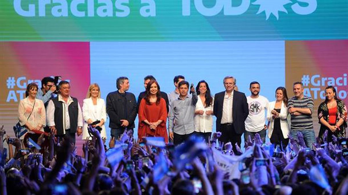 Alberto Fernández celebra la victoria en las elecciones de Argentina. Foto: EFE