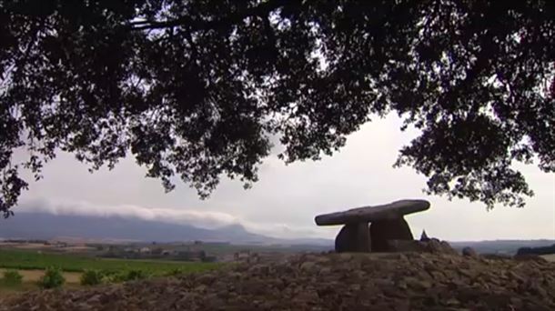 ELVILLAR. DOLMEN. CUEVA. HUSOS. HECHICERA. MUSEO. MIRADOR. ENRIQUE PÉREZ. 