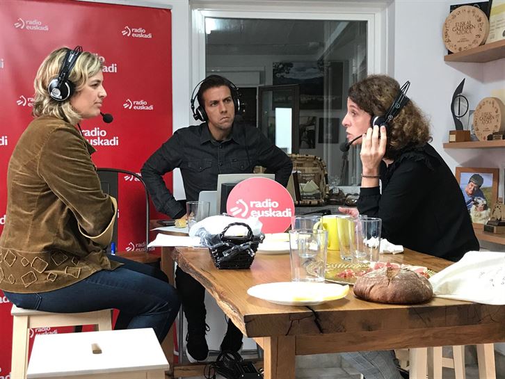 Laida Basurto, Dani Álvarez y Arantza Ariztimuño