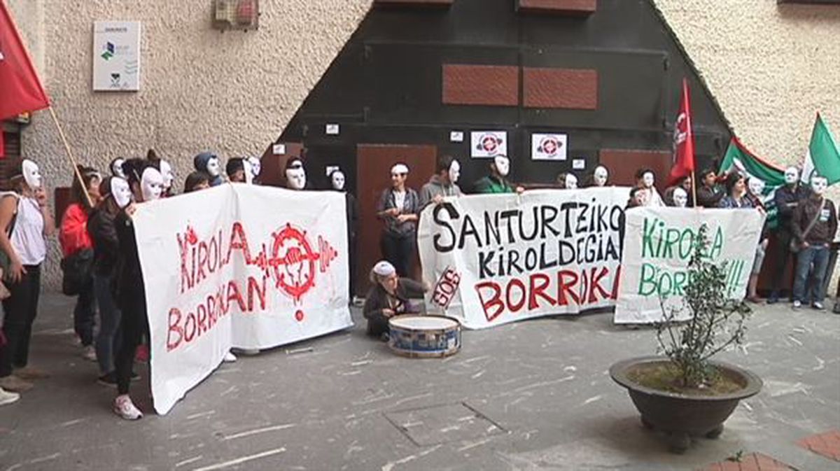 Huelga de los trabajadores de polideportivos de Bizkaia