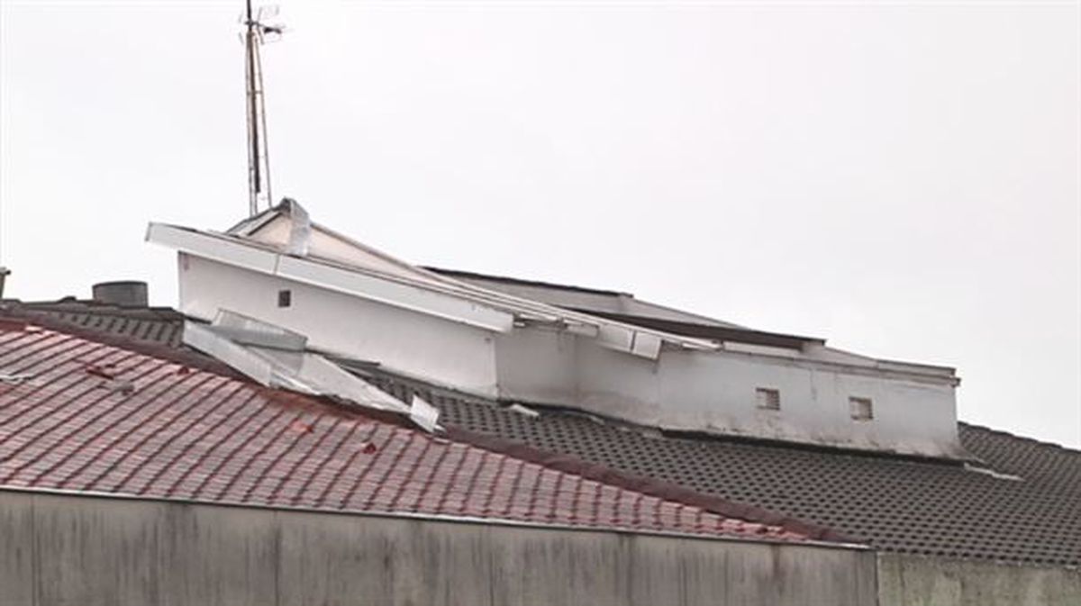 El tejado roto