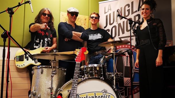 Sesión junglera del cuarteto londinense de rock y garage The Dustaphonics