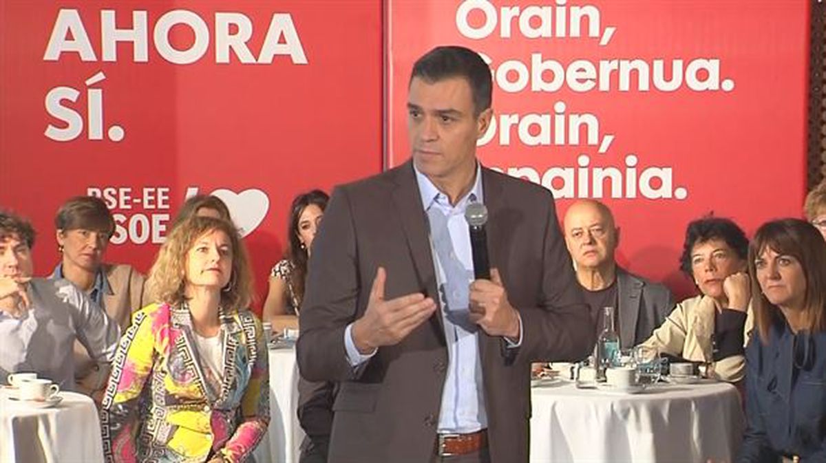 Pedro Sánchez, en Vitoria-Gasteiz. Foto obtenida de un vídeo de EiTB. 
