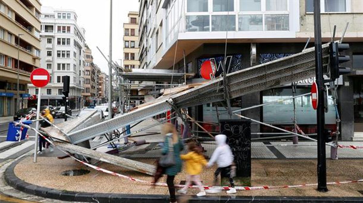 Destrozos por el viento en San Sebastián