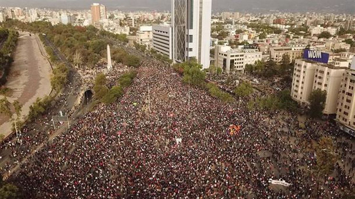 Protesta jendetsua Italia Plazan, Santiagon (Txile).