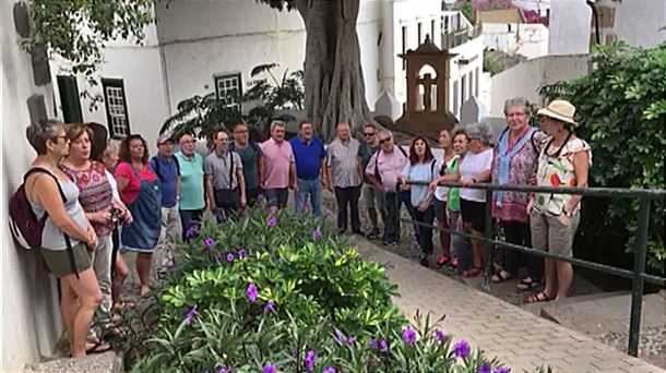 Grabado en Canarias esta cuadrilla nos manda su versión de 
