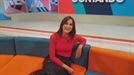 La colaboradora de 'Qué Me Estás Contando' Begoña Beristain canta 'Lau teilatu'